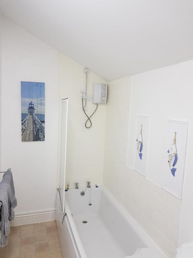 Spacious & Cozy Mid Wales Town Centre Apartment, With Bike Storage Llandrindod Wells Eksteriør bilde