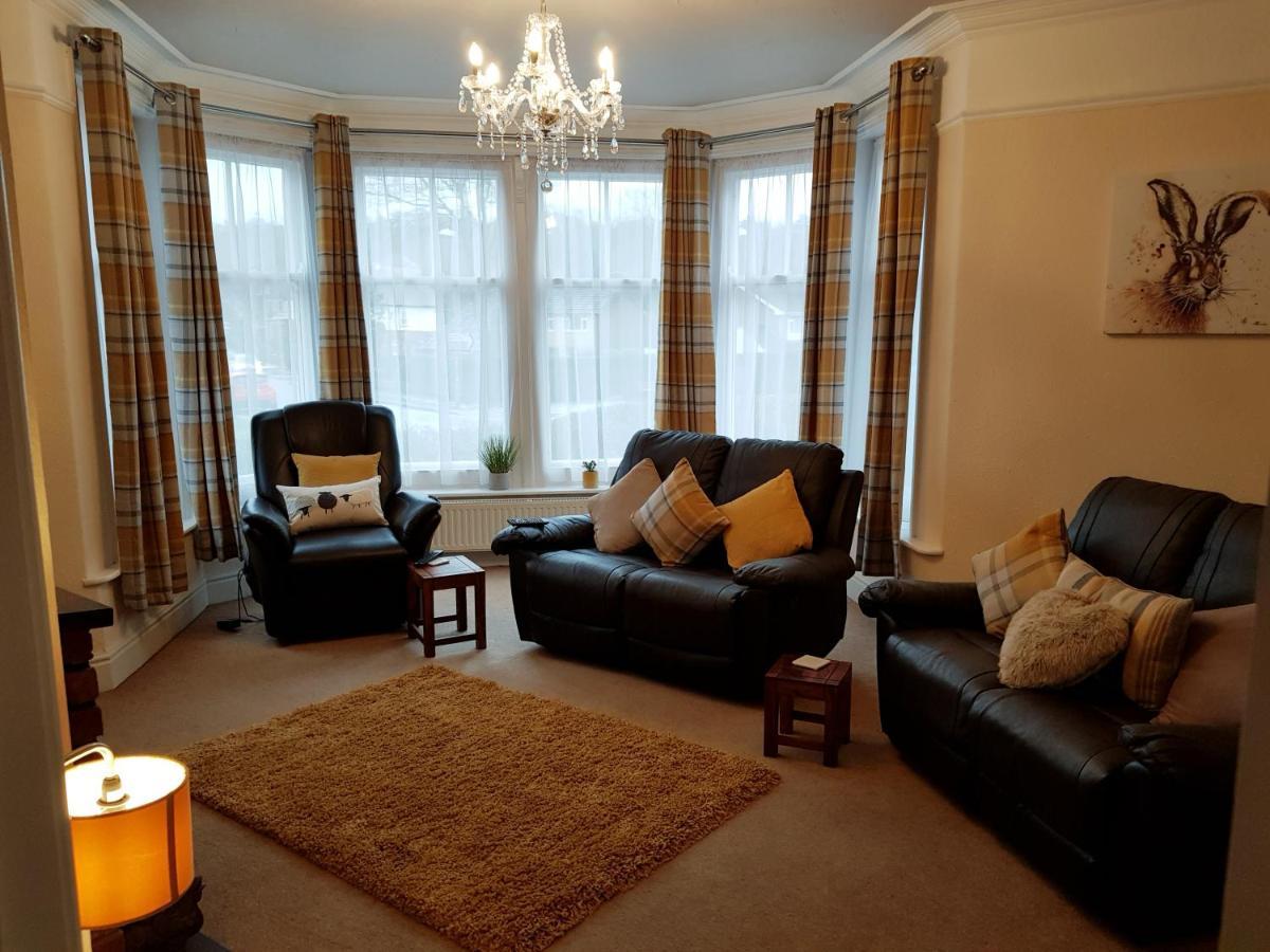 Spacious & Cozy Mid Wales Town Centre Apartment, With Bike Storage Llandrindod Wells Eksteriør bilde